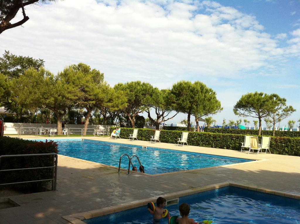 Residence Garden -Walterigato Apartments Solo Per Famiglie Lido di Jesolo Zewnętrze zdjęcie